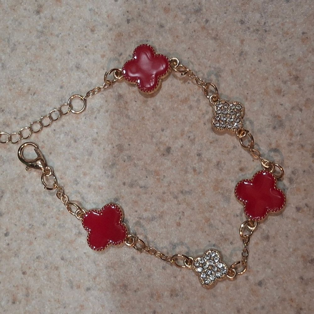 Gold & Red Quatrfoil Clover Bracelet